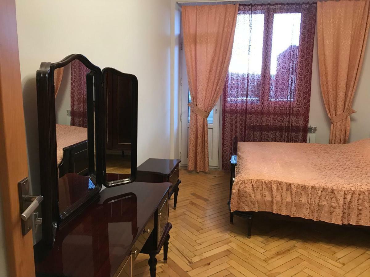 33 Martiros Saryan Street Apartman Jereván Kültér fotó