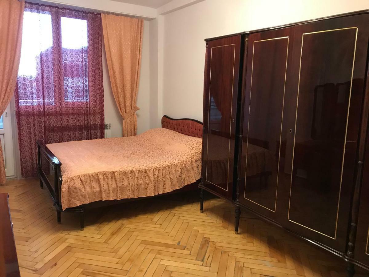 33 Martiros Saryan Street Apartman Jereván Kültér fotó