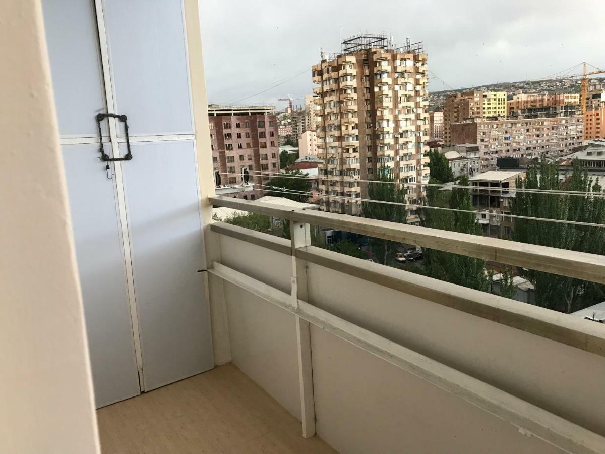 33 Martiros Saryan Street Apartman Jereván Kültér fotó