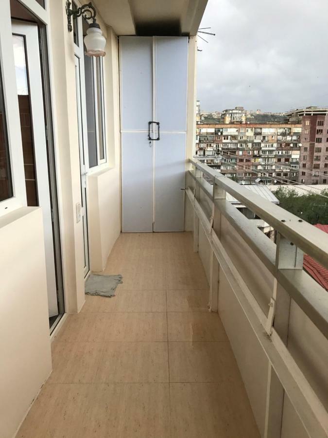 33 Martiros Saryan Street Apartman Jereván Kültér fotó