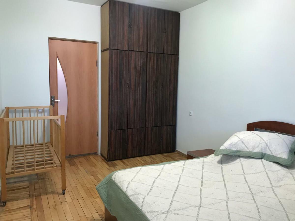 33 Martiros Saryan Street Apartman Jereván Kültér fotó